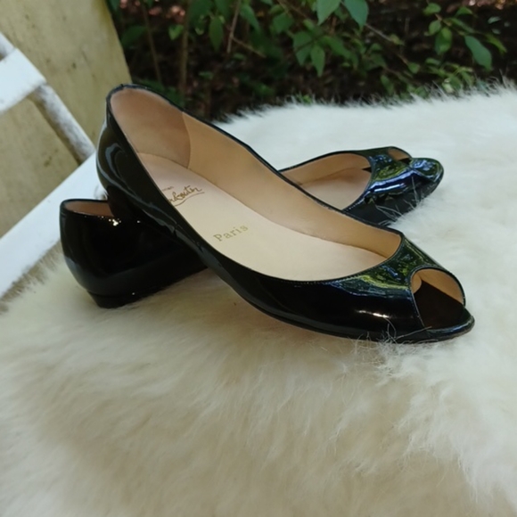 Christian Louboutin flats. - Picture 2 of 13